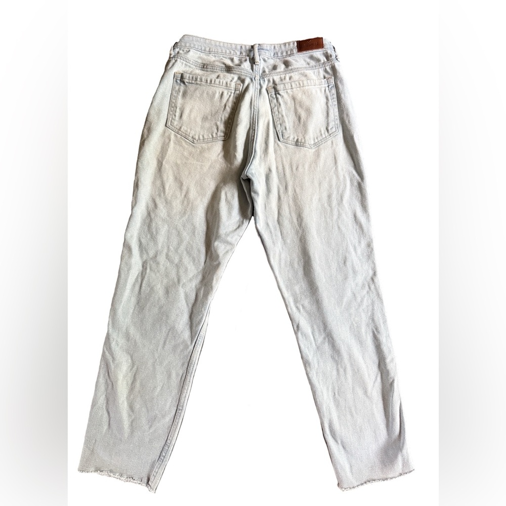 Hollister Co. ULTRA HIGH-RISE MOM JEAN - Picture 2 of 4